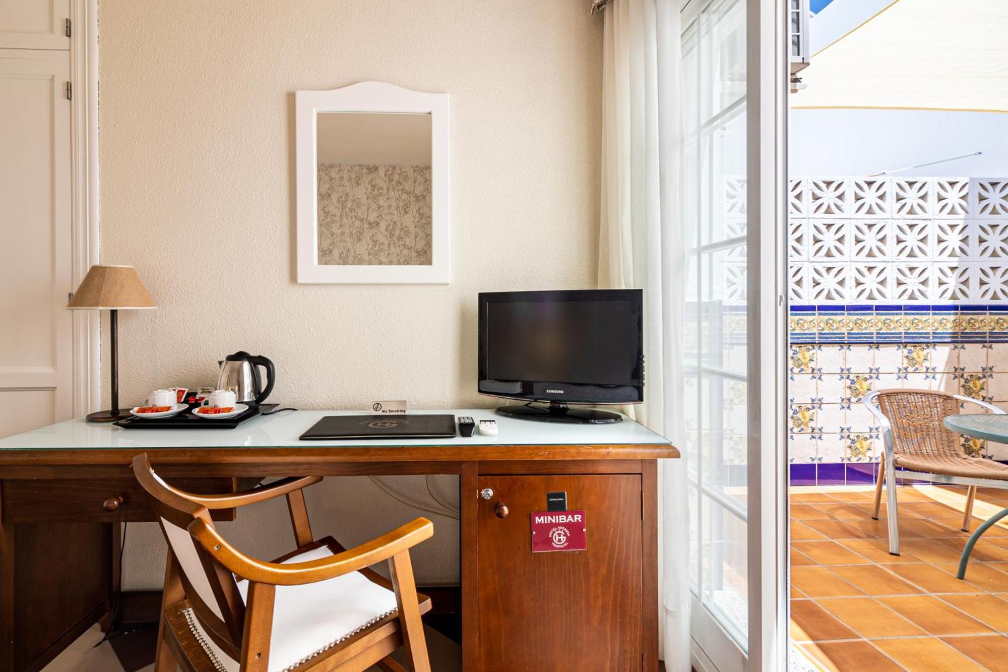 Hotel Avenida Tropical By Bossh! Hotels Salobreña Dış mekan fotoğraf