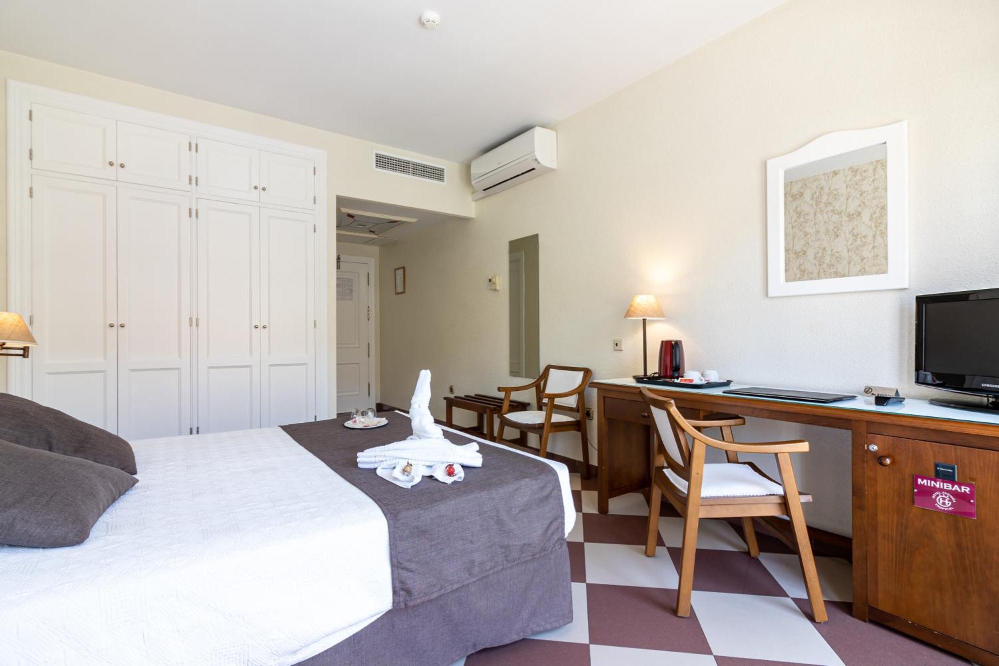 Hotel Avenida Tropical By Bossh! Hotels Salobreña Dış mekan fotoğraf