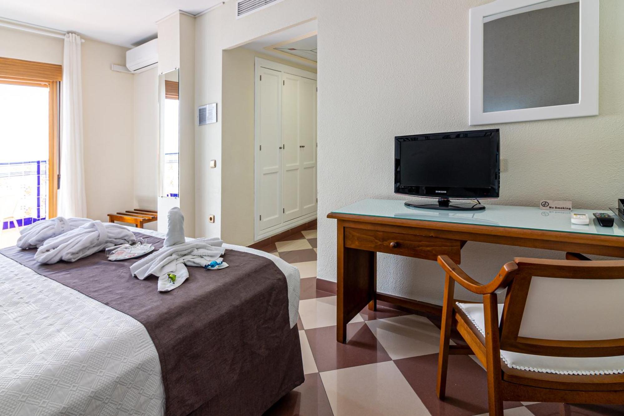 Hotel Avenida Tropical By Bossh! Hotels Salobreña Dış mekan fotoğraf